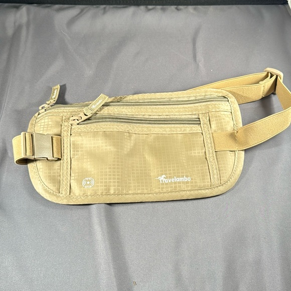 Travelambo RFID STOP adjustable belt bag NWOT - Picture 1 of 4
